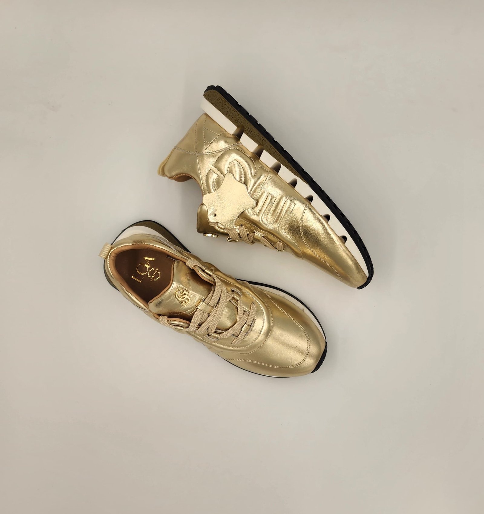 EGA GOLD EGA נעלי סניקרס נשים בגוון זהב מטאלי