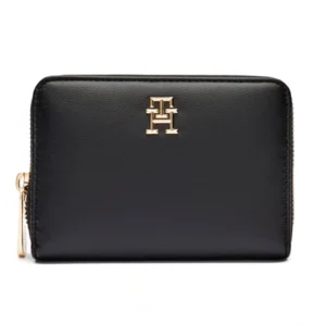Tommy Hilfiger logo wallet