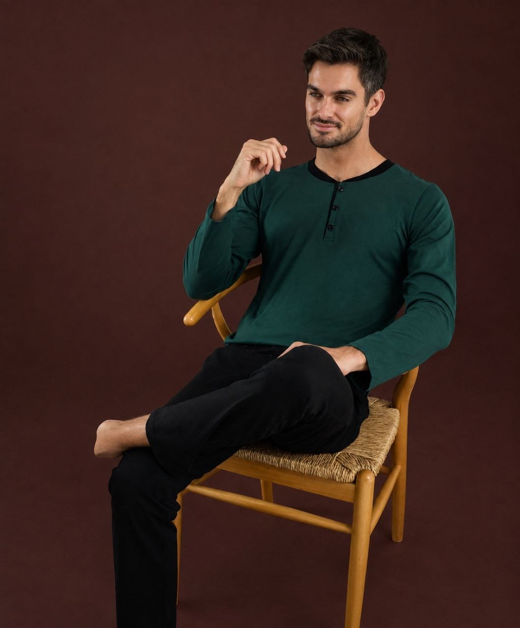 פיג'מה טורקית לגבר Seam Life Homewear | סט 2 חלקים, ירוק כהה עם מכנס שחור.